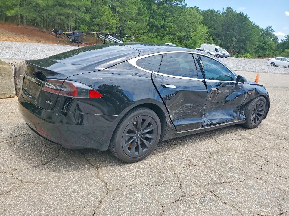 55319196 :رقم المزاد ، 5YJSA1E29JF234243 vin ، 2018 Tesla Model S مزاد بيع