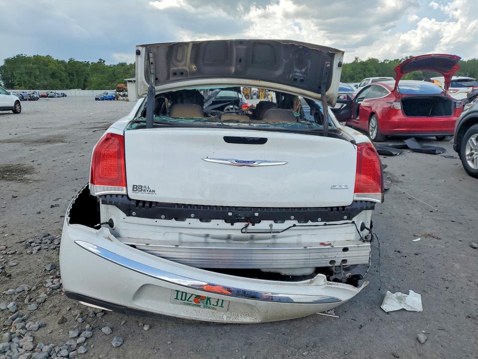 58805216 :رقم المزاد ، 2C3CCAAG5KH568897 vin ، 2019 Chrysler 300 مزاد بيع