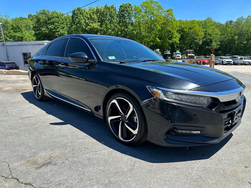 2018 Honda Accord მანქანა იყიდება აუქციონზე, vin: 1HGCV1F97JA085040, აუქციონის ნომერი: 55496396