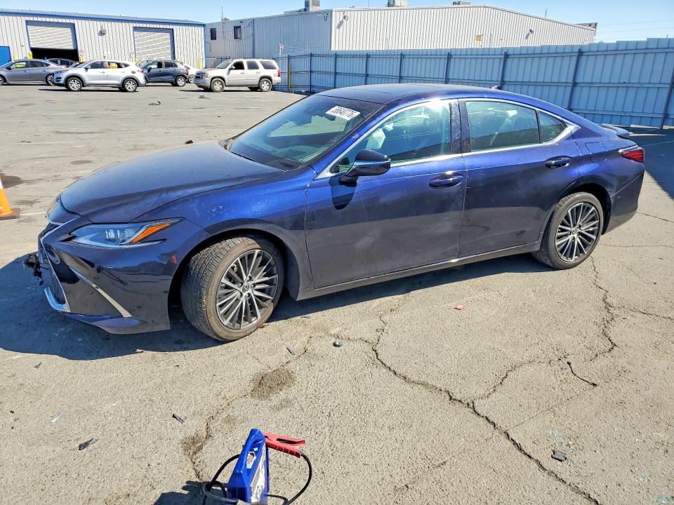 2025 Lexus Es 300h მანქანა იყიდება აუქციონზე, vin: 58ADA1C17SU056641, აუქციონის ნომერი: 58640776
