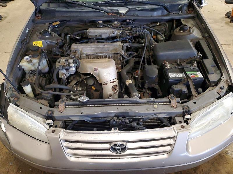 56448976 :رقم المزاد ، 4T1BG22K1XU415373 vin ، 1999 Toyota Camry مزاد بيع