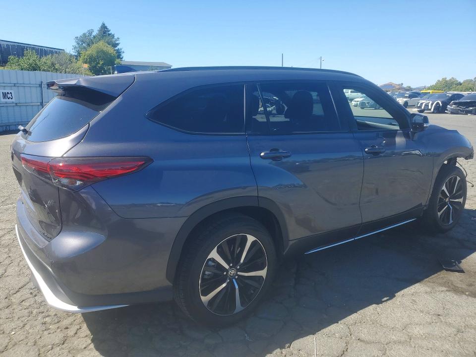 58792756 :رقم المزاد ، 5TDJZRBH4MS086398 vin ، 2021 Toyota Highlander مزاد بيع
