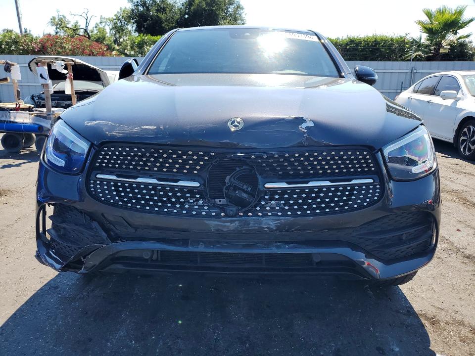 58097396 :رقم المزاد ، W1N0J8EB8MF949412 vin ، 2021 Mercedes-benz Glc Coupe مزاد بيع