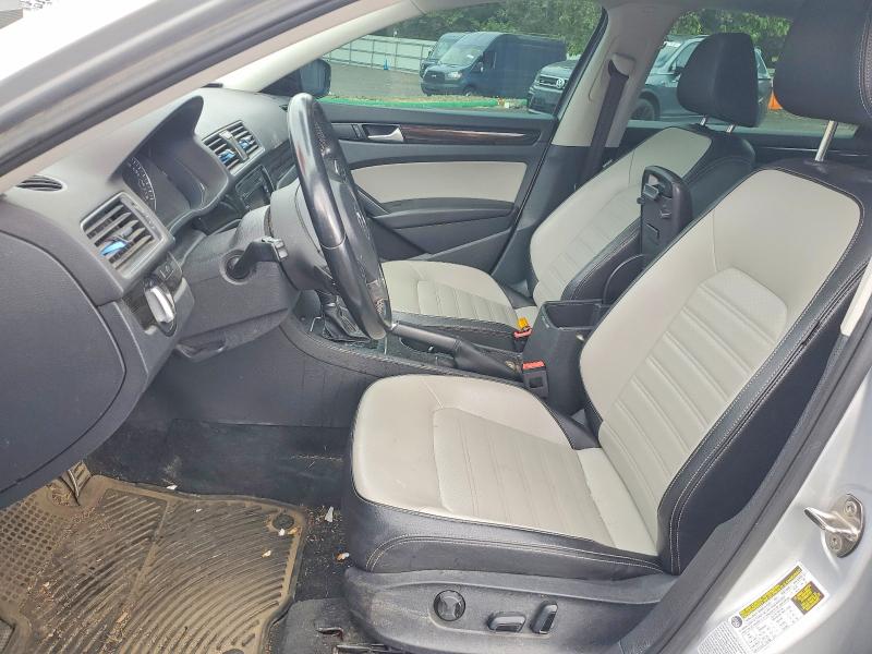 57700676 :رقم المزاد ، 1VWBT7A30FC098467 vin ، 2015 Volkswagen Passat مزاد بيع