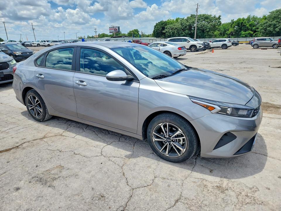 2024 Kia Forte მანქანა იყიდება აუქციონზე, vin: 3KPF24AD7RE725306, აუქციონის ნომერი: 56085776
