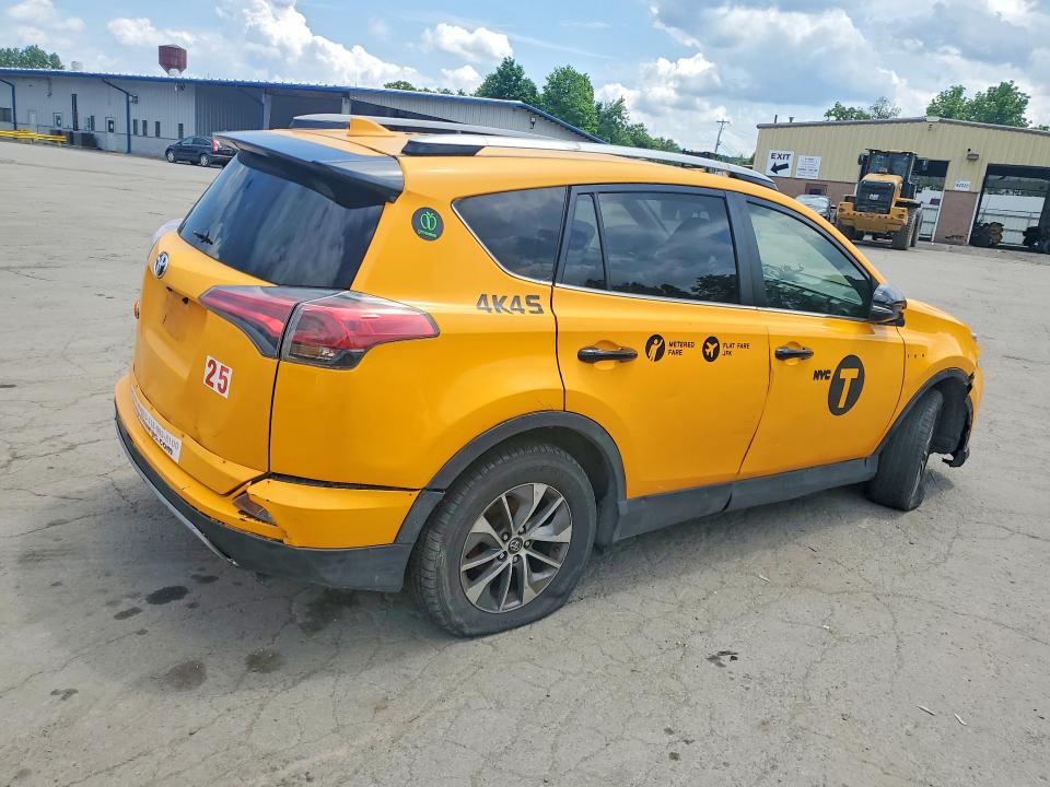 2017 Toyota Rav4 Hybrid მანქანა იყიდება აუქციონზე, vin: JTMRJREV5HD107353, აუქციონის ნომერი: 57135306