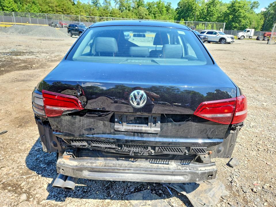59248736 :رقم المزاد ، 3VWDB7AJ5JM238207 vin ، 2018 Volkswagen Jetta مزاد بيع