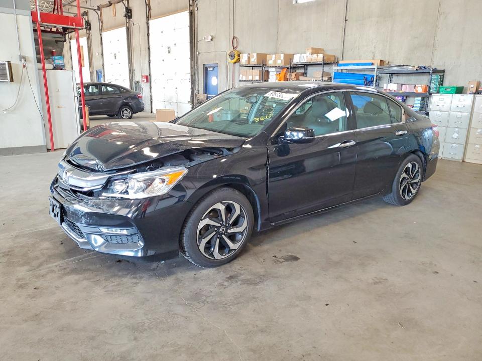 59073686 :رقم المزاد ، 1HGCR3F80HA038482 vin ، 2017 Honda Accord مزاد بيع