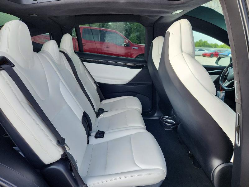 58758466 :رقم المزاد ، 5YJXCAE28JF092046 vin ، 2018 Tesla Model X مزاد بيع