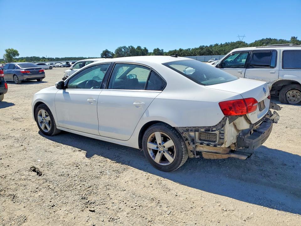 58921986 :رقم المزاد ، 3VWLL7AJ0EM390698 vin ، 2014 Volkswagen Jetta مزاد بيع
