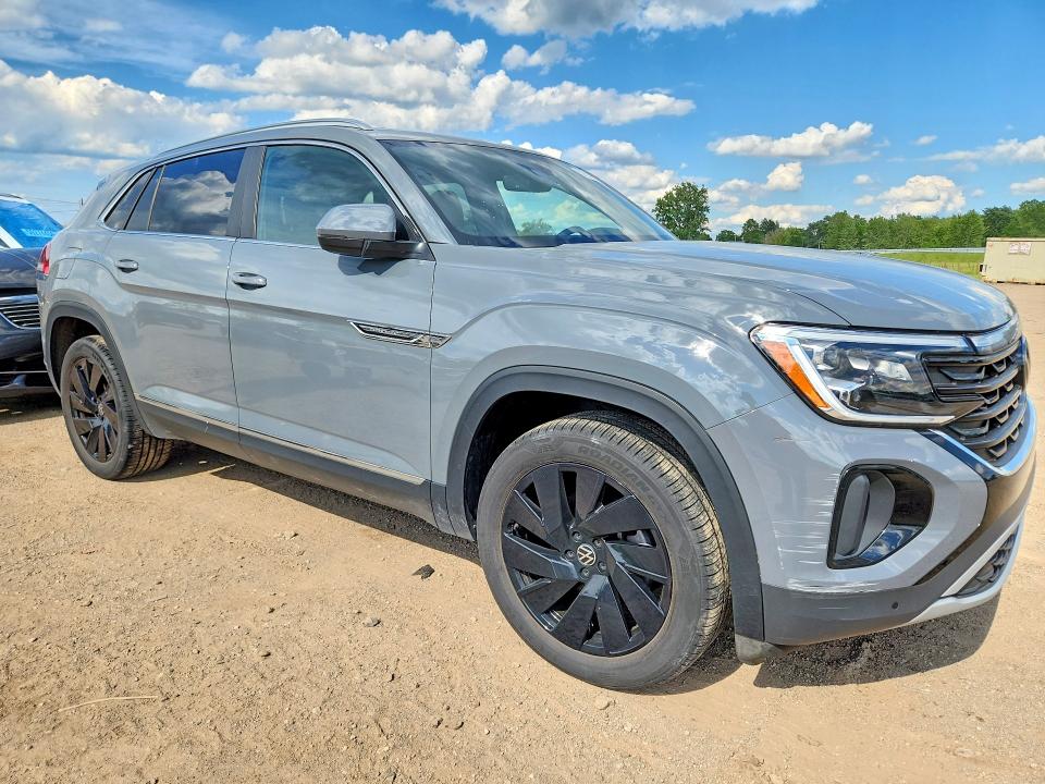 57556676 :رقم المزاد ، 1V2BE2CA7RC227948 vin ، 2024 Volkswagen Atlas Cross Sport مزاد بيع