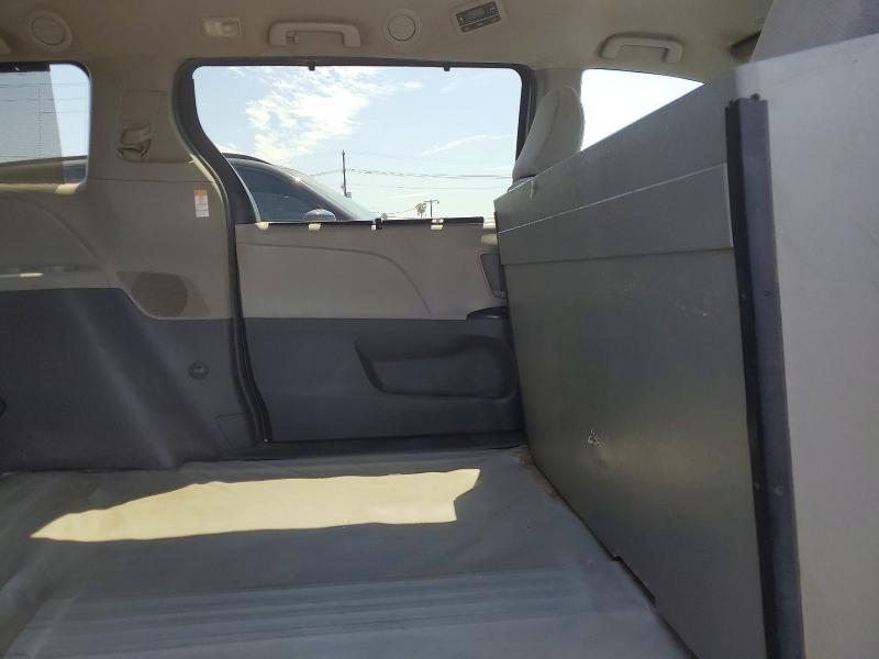 58434036 :رقم المزاد ، 5TDKZ3DC7KS998961 vin ، 2019 Toyota Sienna مزاد بيع