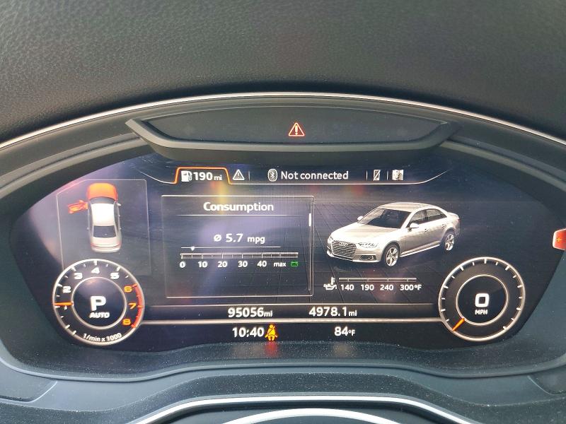 57250196 :رقم المزاد ، WAUKMAF45JA228680 vin ، 2018 Audi A4 مزاد بيع