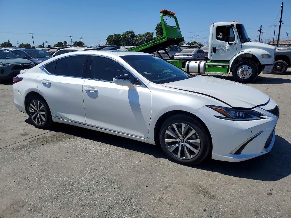 Продажа на аукционе авто 2021 Lexus Es 300h, vin: 58ACA1C17MU003355, номер лота: 57927296