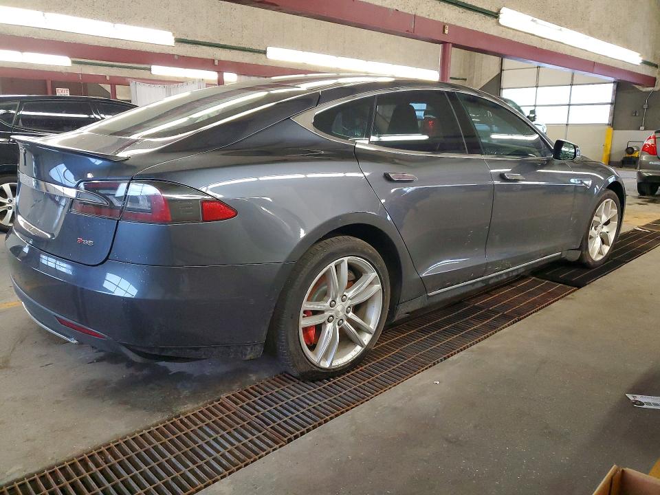 57662866 :رقم المزاد ، 5YJSA1H18EFP54149 vin ، 2014 Tesla Model S مزاد بيع