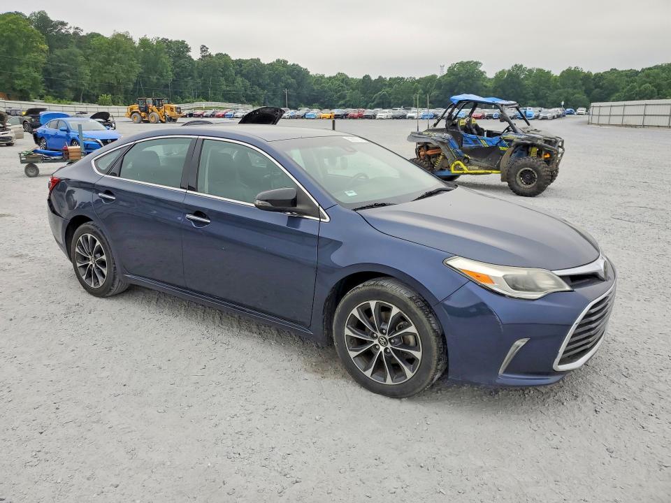 55692756 :رقم المزاد ، 4T1BK1EB5JU285335 vin ، 2018 Toyota Avalon مزاد بيع