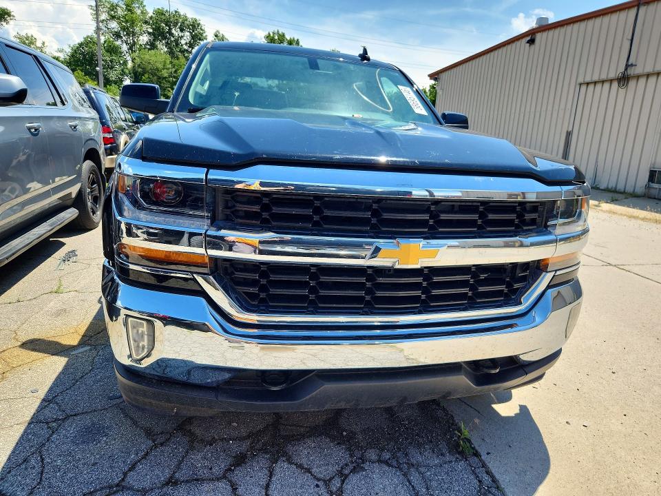 Продаж на аукціоні авто 2017 Chevrolet Silverado, vin: 3GCUKREC4HG475774, номер лоту: 58695146