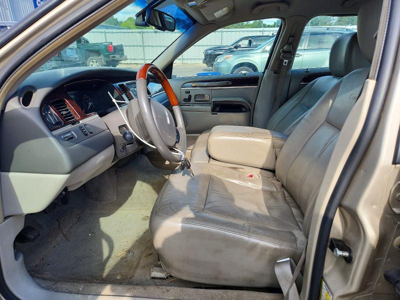 2011 Lincoln Town Car მანქანა იყიდება აუქციონზე, vin: 2LNBL8CVXBX761026, აუქციონის ნომერი: 57011476
