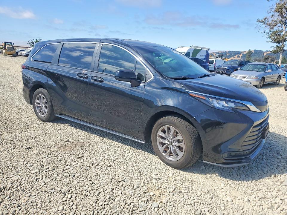58515706 :رقم المزاد ، 5TDKRKEC1NS109908 vin ، 2022 Toyota Sienna مزاد بيع