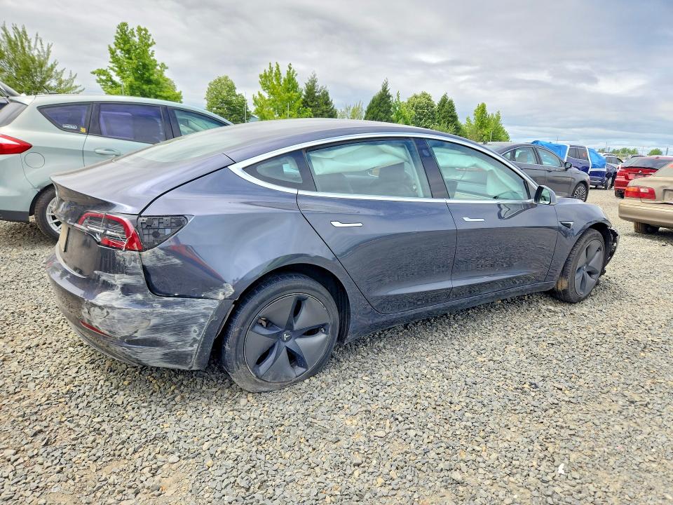 55784056 :رقم المزاد ، 5YJ3E1EA2JF048169 vin ، 2018 Tesla Model 3 مزاد بيع