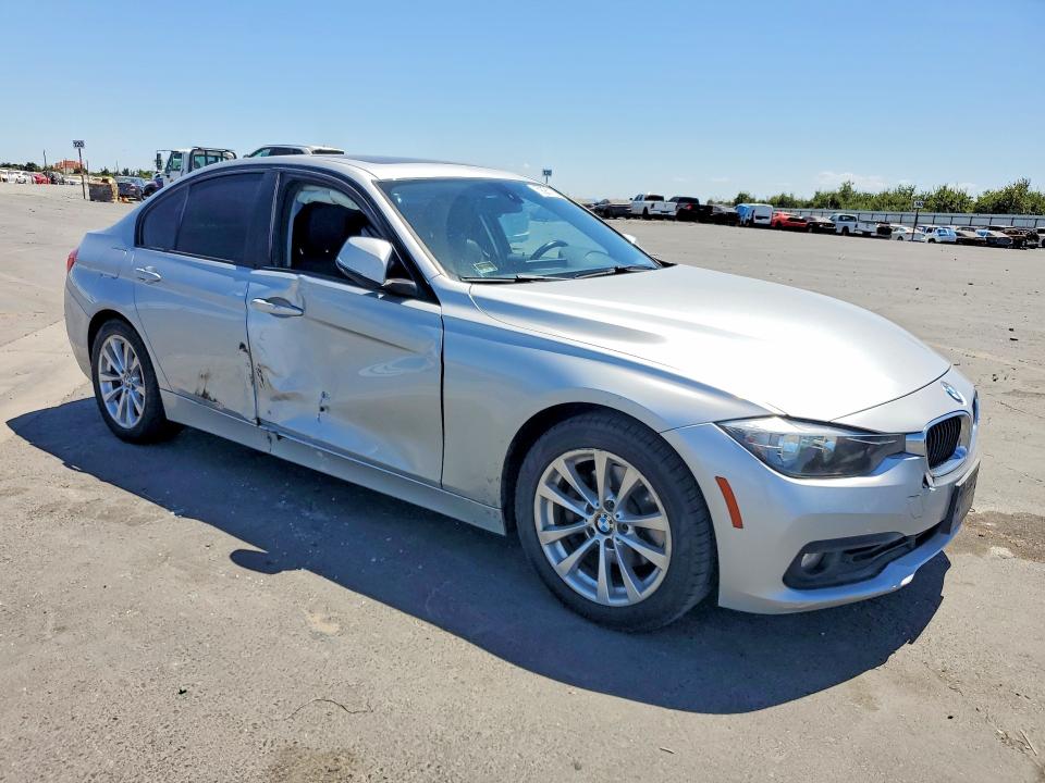 2017 Bmw 320 მანქანა იყიდება აუქციონზე, vin: WBA8E1G56HNU14875, აუქციონის ნომერი: 59287106