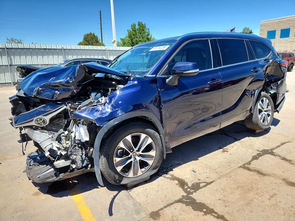 57076226 :رقم المزاد ، 5TDHZRBH3MS108230 vin ، 2021 Toyota Highlander مزاد بيع