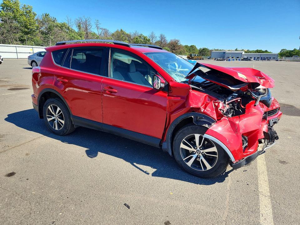 Продаж на аукціоні авто 2017 Toyota Rav4, vin: JTMRFREV7HJ106126, номер лоту: 58764376