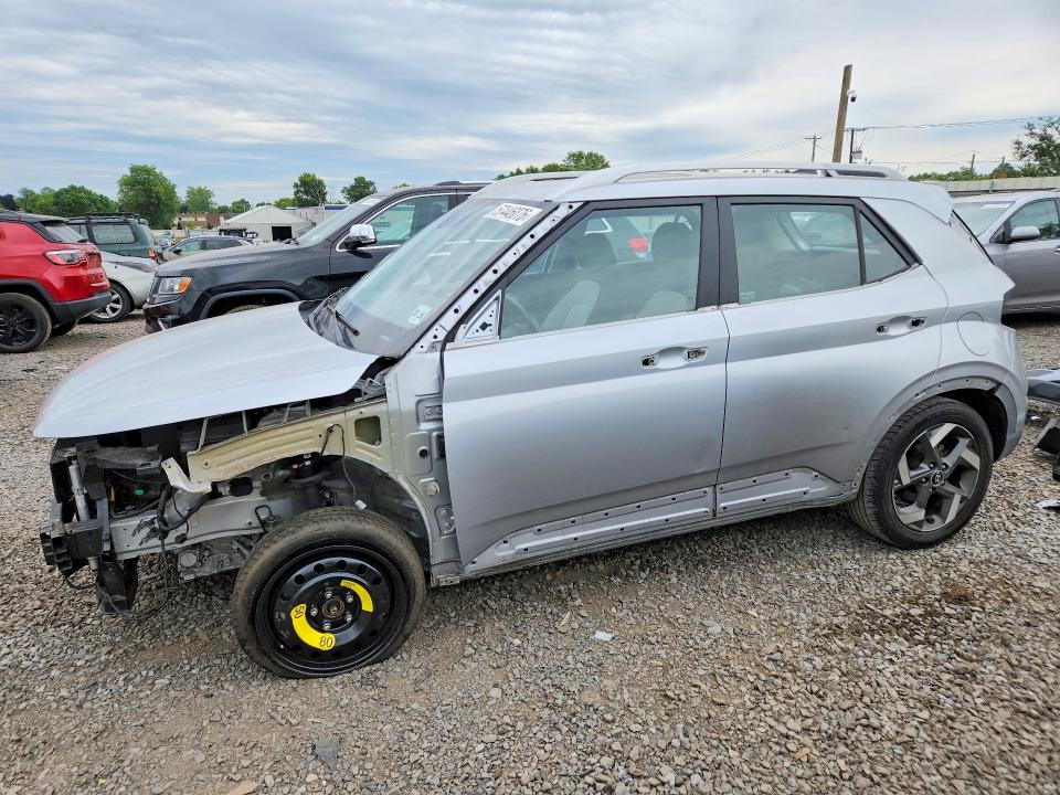 57446076 :رقم المزاد ، KMHRC8A35NU136481 vin ، 2022 Hyundai Venue مزاد بيع