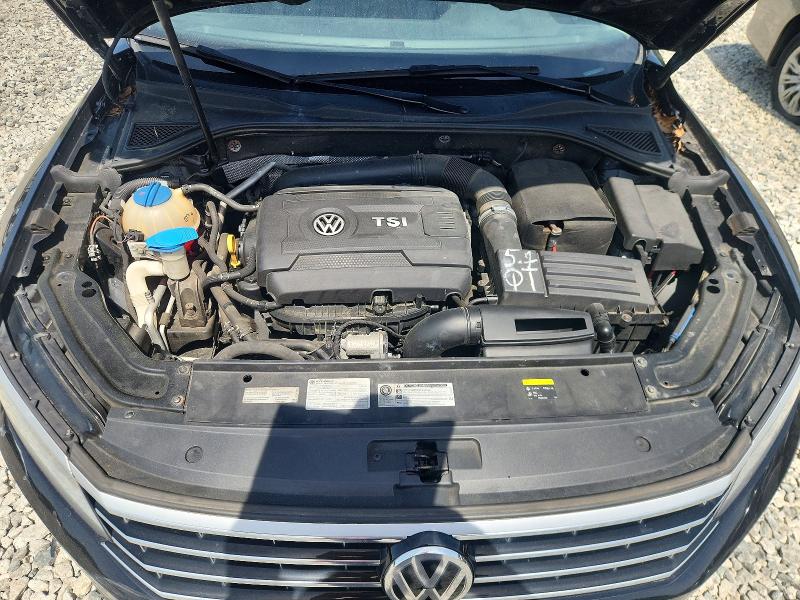 56151406 :رقم المزاد ، 1VWBT7A37HC044330 vin ، 2017 Volkswagen Passat مزاد بيع