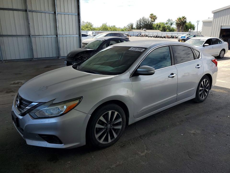 57207586 :رقم المزاد ، 1N4AL3AP5HC127464 vin ، 2017 Nissan Altima مزاد بيع