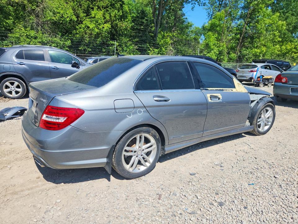 Продажа на аукционе авто 2013 Mercedes-benz C, vin: WDDGF8ABXDR248582, номер лота: 55439316