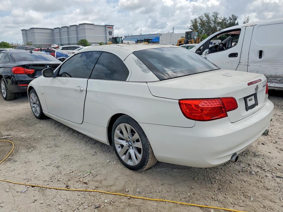 2011 Bmw 335 მანქანა იყიდება აუქციონზე, vin: WBADX7C50BE261001, აუქციონის ნომერი: 57041266