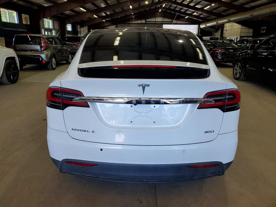 Продажа на аукционе авто 2016 Tesla Model X, vin: 5YJXCBE2XGF027827, номер лота: 56843366