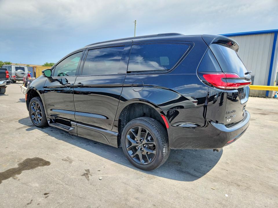 2024 Chrysler Pacifica მანქანა იყიდება აუქციონზე, vin: 2C4RC1BG7RR173502, აუქციონის ნომერი: 58982896