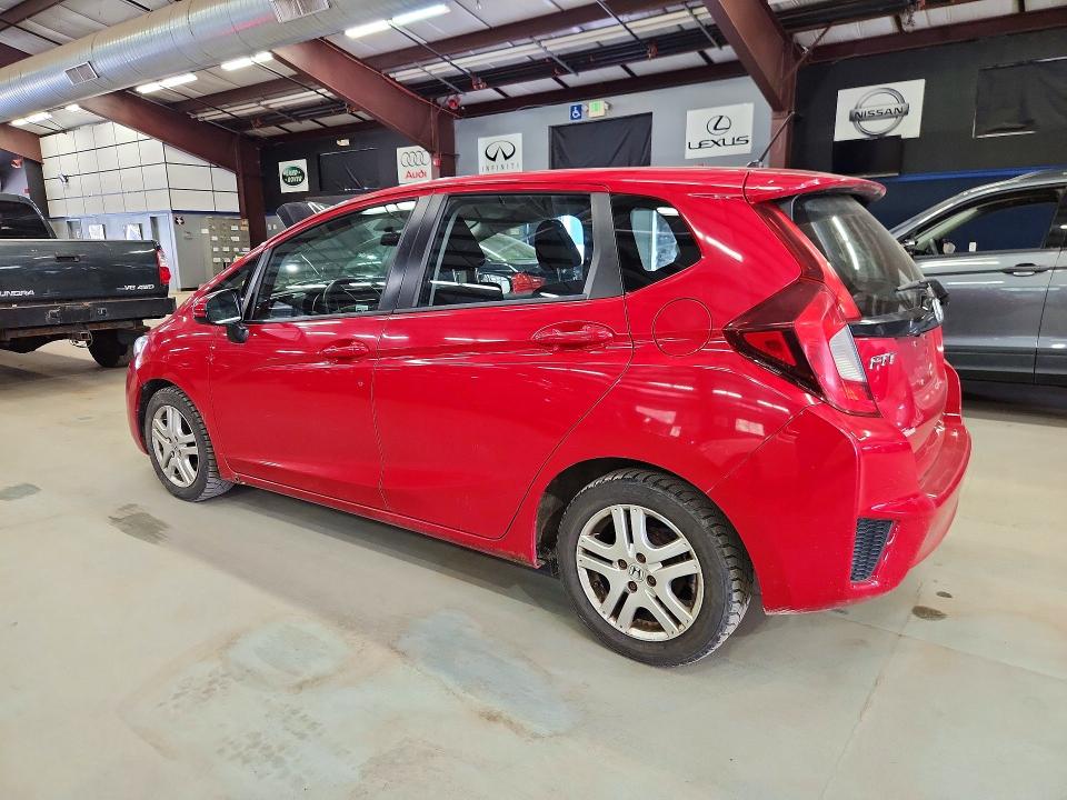 Продаж на аукціоні авто 2015 Honda Fit, vin: 3HGGK5G53FM763533, номер лоту: 57826226