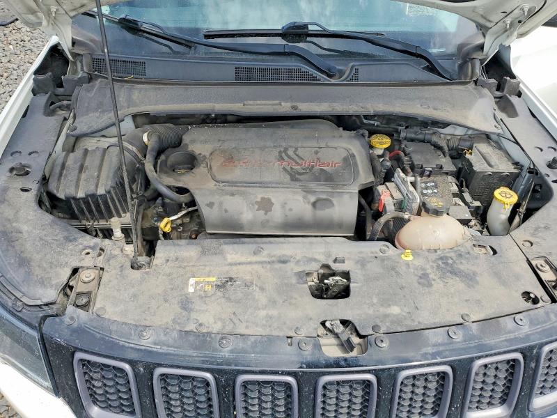 57573856 :رقم المزاد ، 3C4NJDDB3JT451708 vin ، 2018 Jeep Compass مزاد بيع