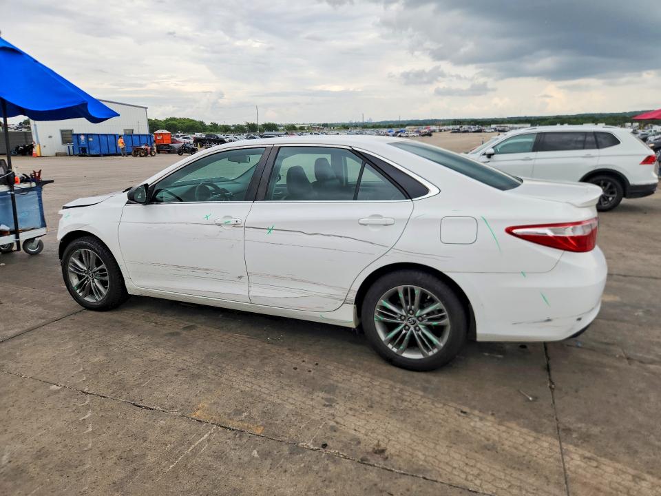 56296316 :رقم المزاد ، 4T1BF1FK2FU102290 vin ، 2015 Toyota Camry مزاد بيع