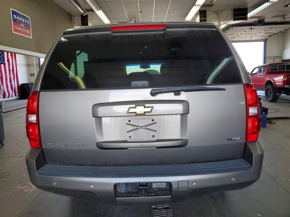 Продажа на аукционе авто 2008 Chevrolet Suburban, vin: 3GNFK16328G293412, номер лота: 57392356