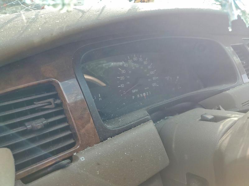 55886126 :رقم المزاد ، 1LNHM82W6XY686222 vin ، 1999 Lincoln Town Car مزاد بيع
