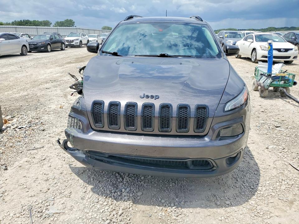 56811956 :رقم المزاد ، 1C4PJLCB6JD554096 vin ، 2018 Jeep Cherokee مزاد بيع