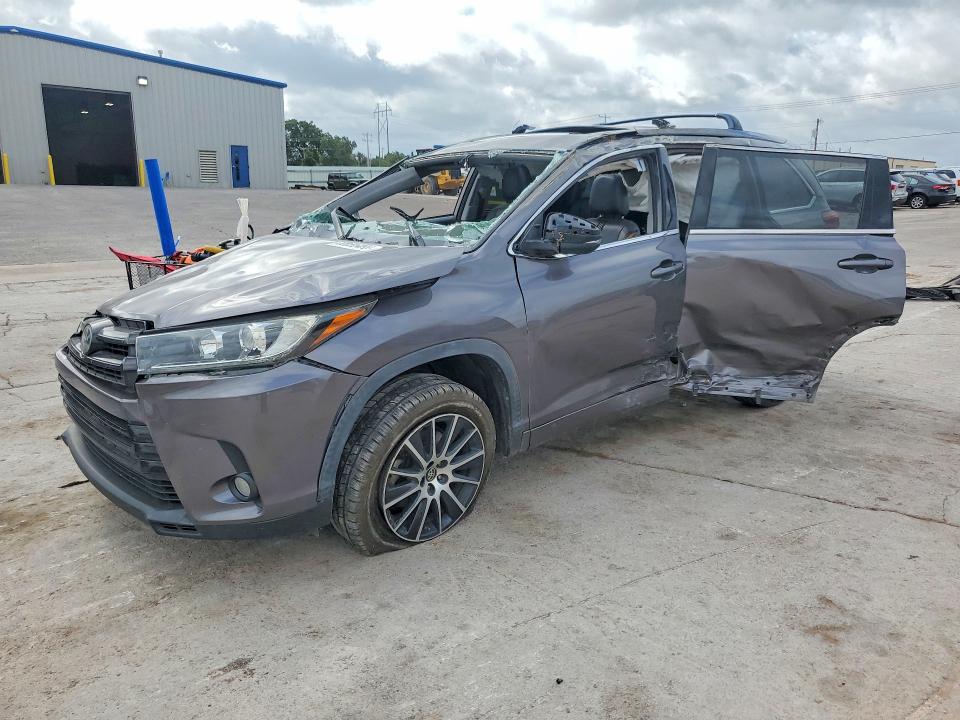 Aukcja sprzedaży 2018 Toyota Highlander, vin: 5TDKZRFH8JS545507, numer aukcji: 56696496
