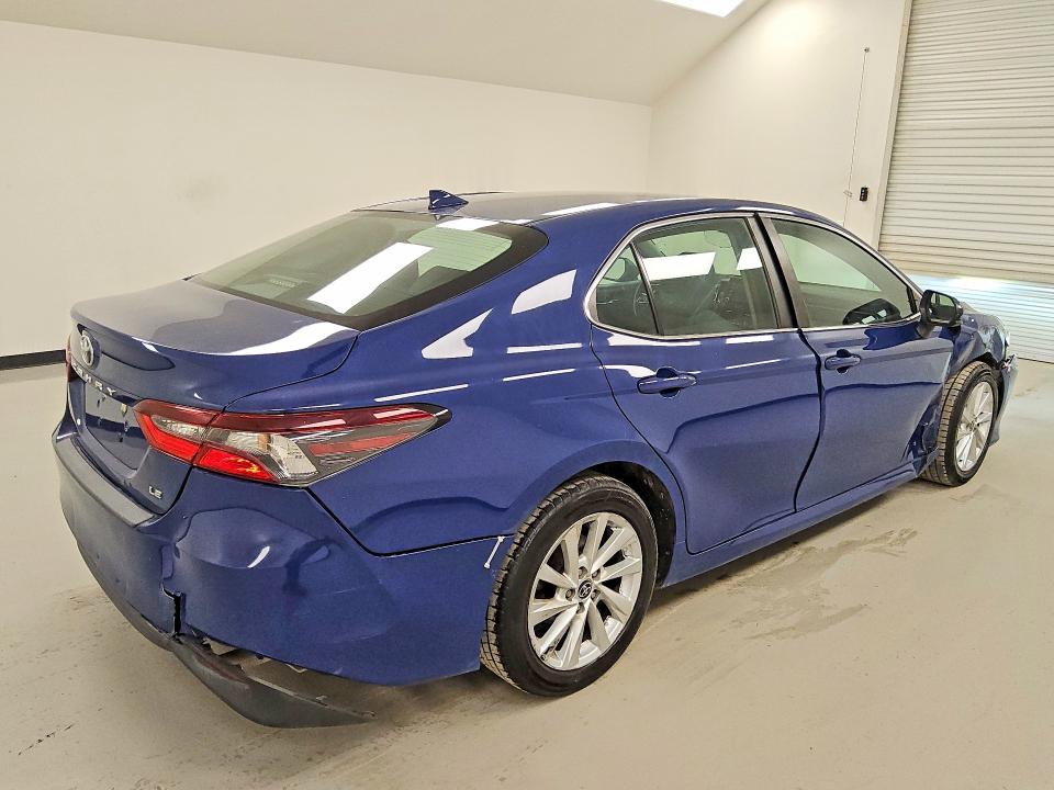 58885676 :رقم المزاد ، 4T1C11AK3PU108322 vin ، 2023 Toyota Camry مزاد بيع