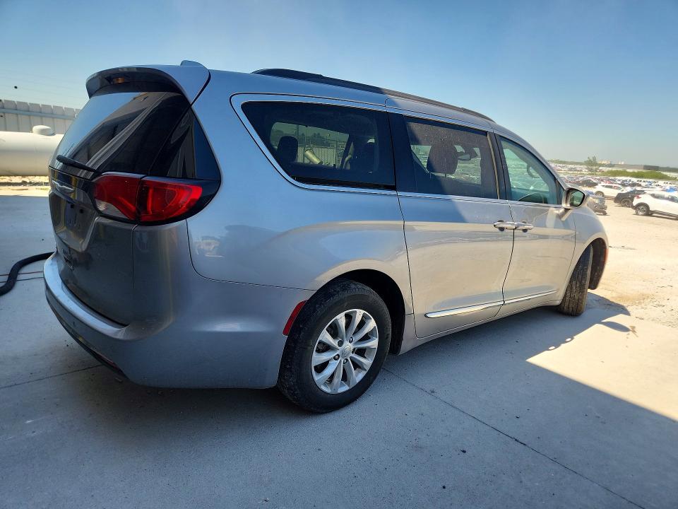 Продаж на аукціоні авто 2017 Chrysler Pacifica, vin: 2C4RC1BG9HR815992, номер лоту: 57349136