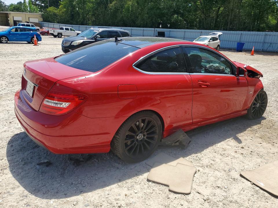 2012 Mercedes-benz C მანქანა იყიდება აუქციონზე, vin: WDDGJ4HB8CF774349, აუქციონის ნომერი: 55730706