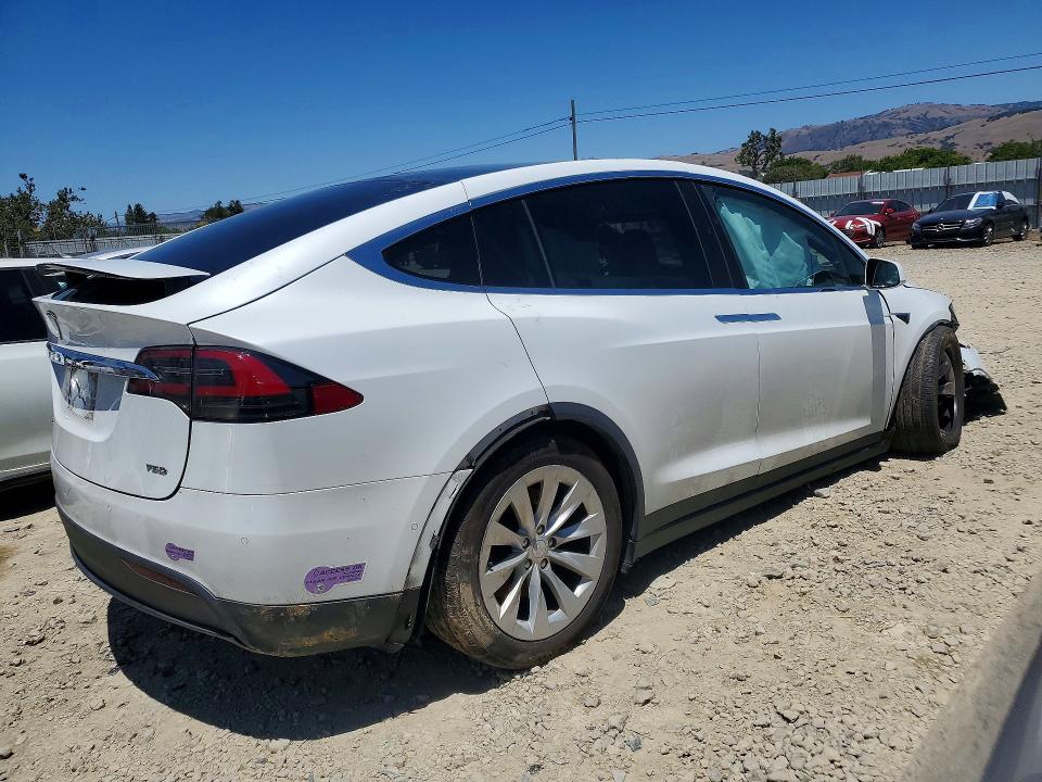 2018 Tesla Model X მანქანა იყიდება აუქციონზე, vin: 5YJXCBE28JF101270, აუქციონის ნომერი: 56129526