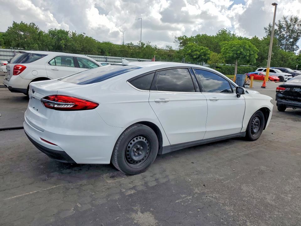 58535536 :رقم المزاد ، 3FA6P0G75LR200049 vin ، 2020 Ford Fusion مزاد بيع