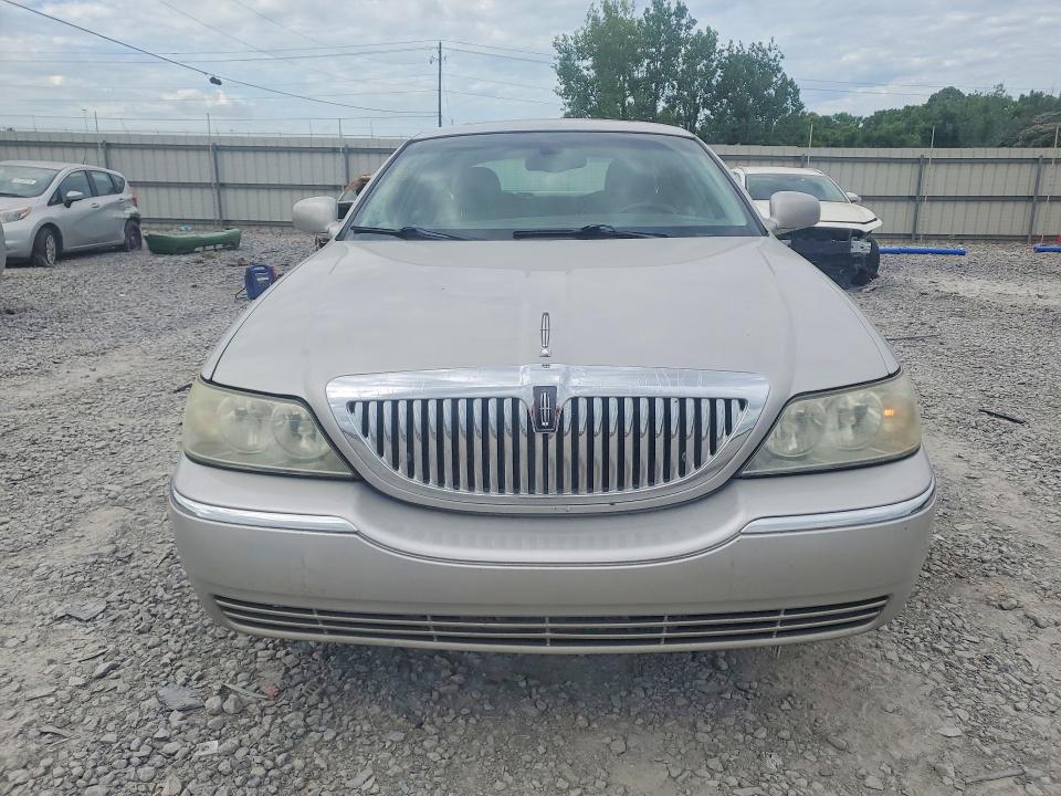 Продаж на аукціоні авто 2005 Lincoln Town Car, vin: 1LNHM82W85Y643529, номер лоту: 57397296