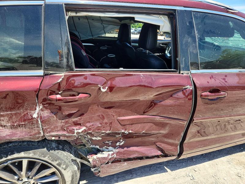 55582596 :رقم المزاد ، 5TDJZRFH6JS851293 vin ، 2018 Toyota Highlander مزاد بيع