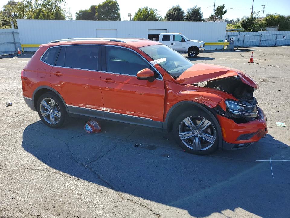 Продажа на аукционе авто 2018 Volkswagen Tiguan, vin: 3VV5B7AX2JM061595, номер лота: 58323426
