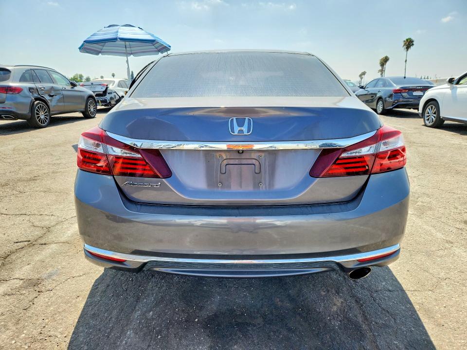Продаж на аукціоні авто 2017 Honda Accord, vin: 1HGCR2F37HA165423, номер лоту: 57955796